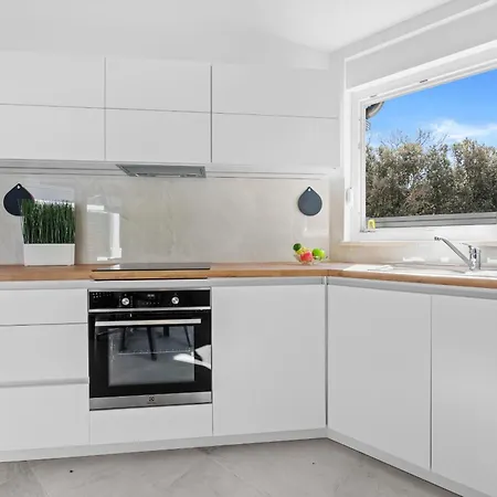 Barbariga Summer Paradise 2 Peroj